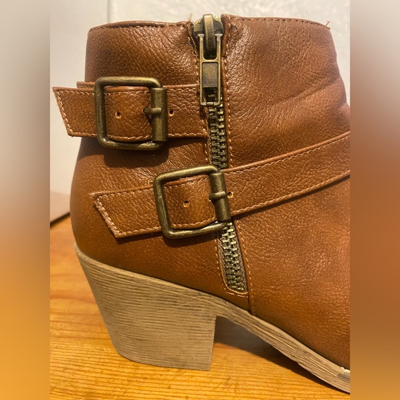 Brown Ankle Boots with Heel - Picture 3 of 6